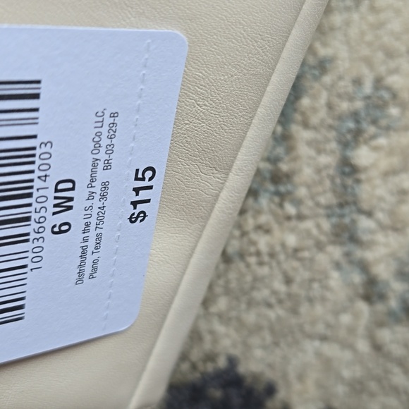 LIZ CLAIBORNE WOMEN'S CREAM HIGH ZIP WIDE WIDTH & WIDE CALF BOOTS SIZE 6 WIDE - Picture 11 of 14